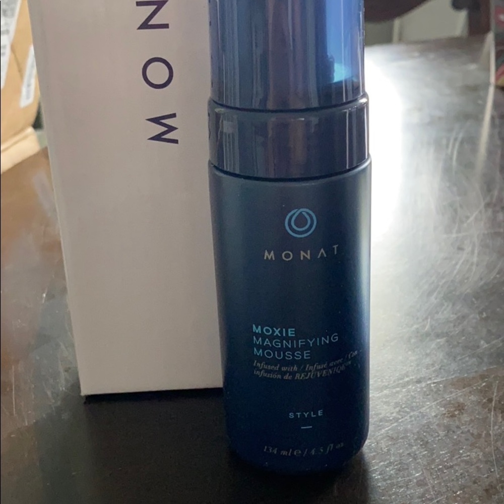 Monat moxie magnifying mousse